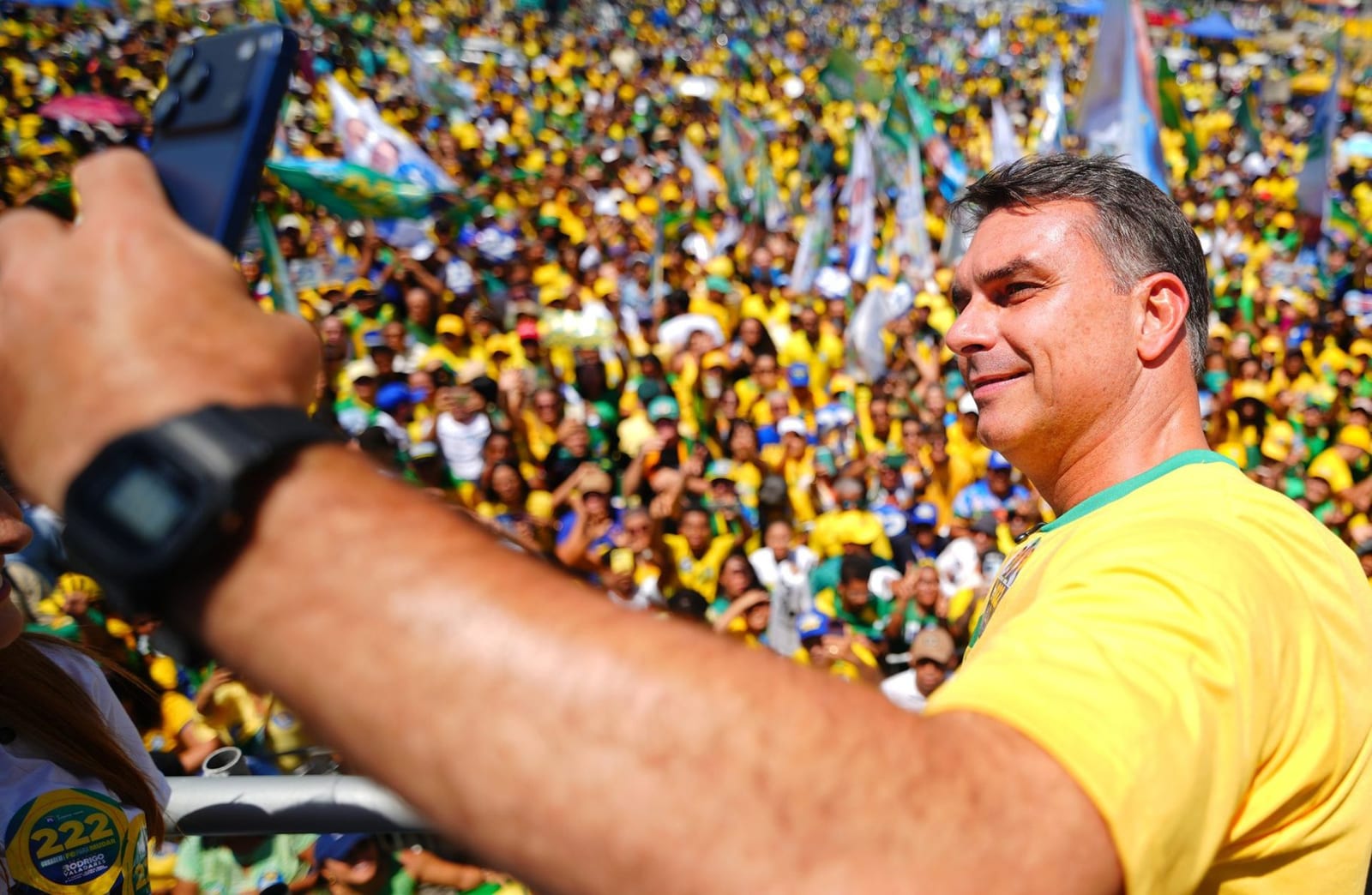 Flávio Bolsonaro supera 64% dos votos para presidente em Cruzeiro do Sul