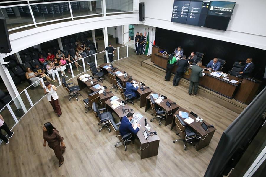 Câmara de Taboão aprova nova jornada dos professores; vigência em 1º de janeiro de 2027