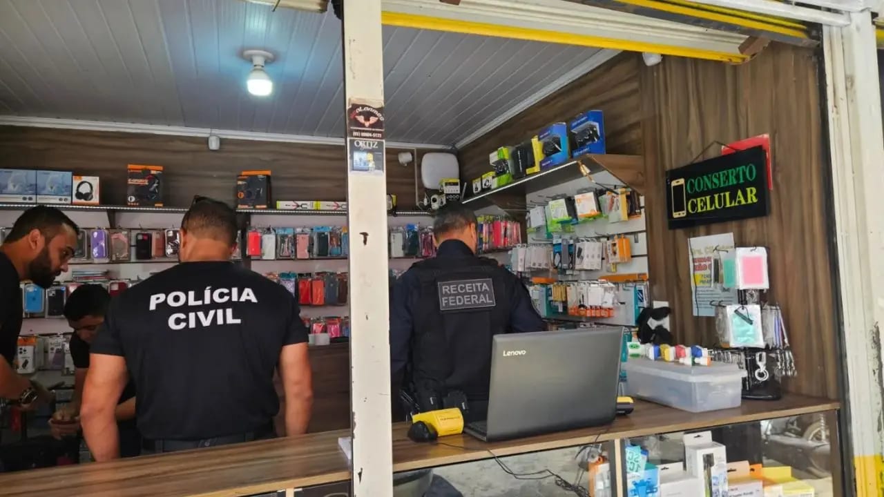 Operação “Última Chamada” fiscaliza três lojas de celulares em Goiás