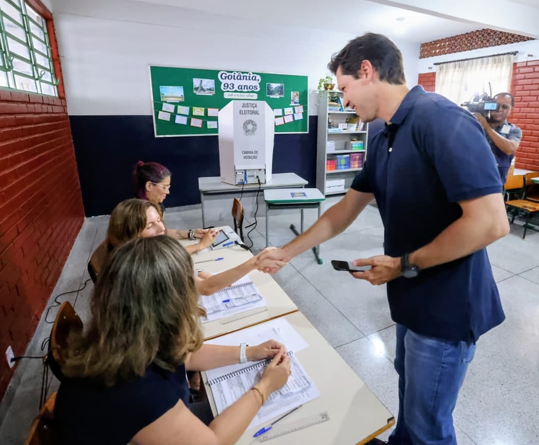 Daniel Vilela vota em Goiânia e defende novo momento para o Brasil