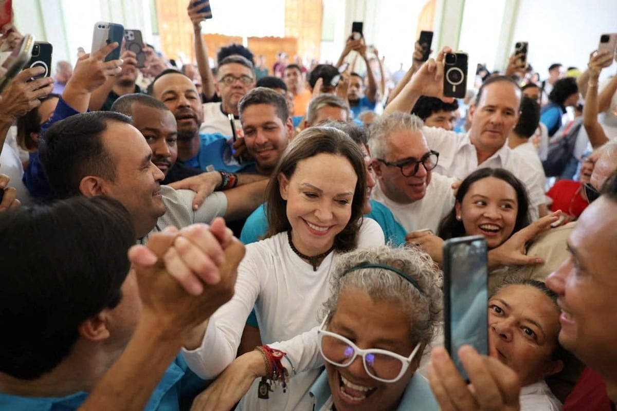 Líder da oposição, María Corina Machado retorna à Venezuela