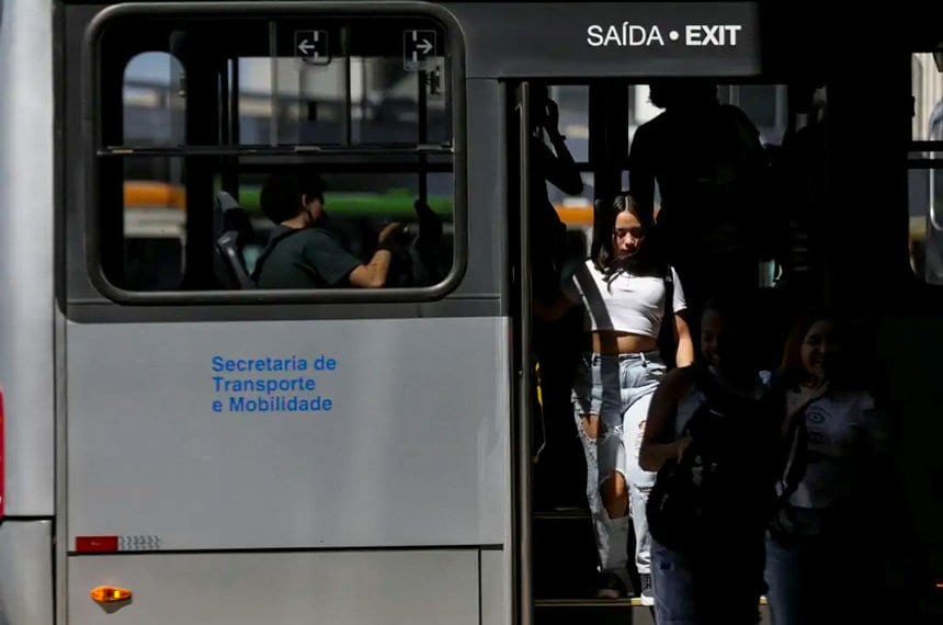 Como o medo na volta do trabalho desafia o debate eleitoral sobre segurança pública