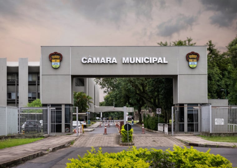 Mais da metade dos vereadores de Porto Alegre disputará as eleições de 2026