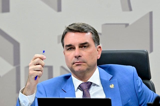 STF nega existência de ordem de busca e apreensão em endereço ligado a Flávio Bolsonaro