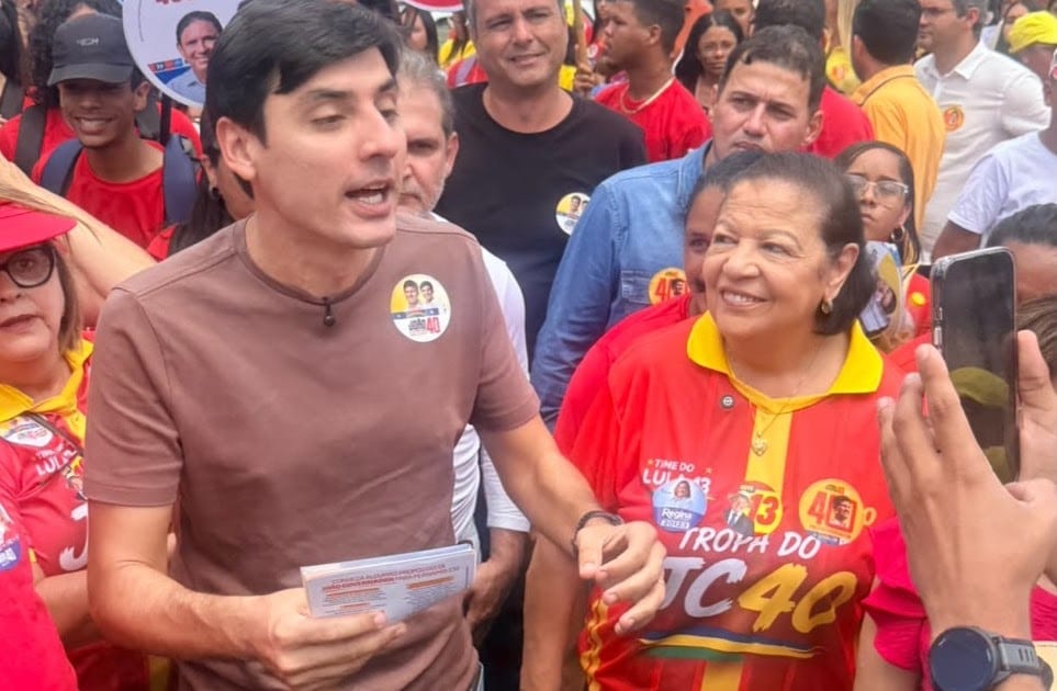 Madalena participa de caminhada em Arcoverde e reafirma apoio a João Campos