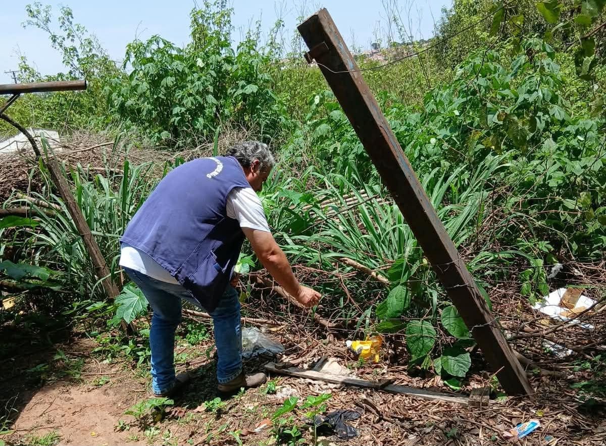 Agentes eliminam 23 focos de dengue, mas encontram 977 casas fechadas