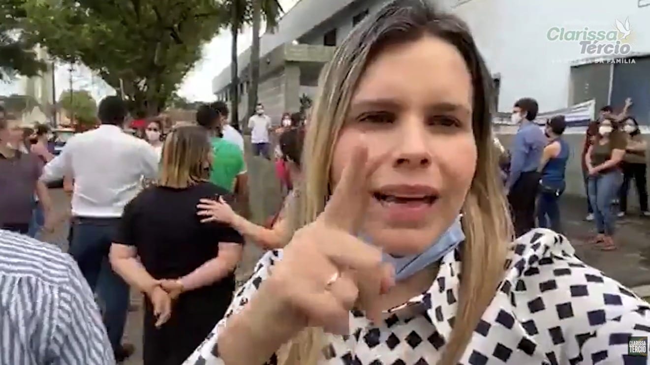 TRE-PE nega direito de resposta de Clarissa Tércio contra post do Macumba Ordinária
