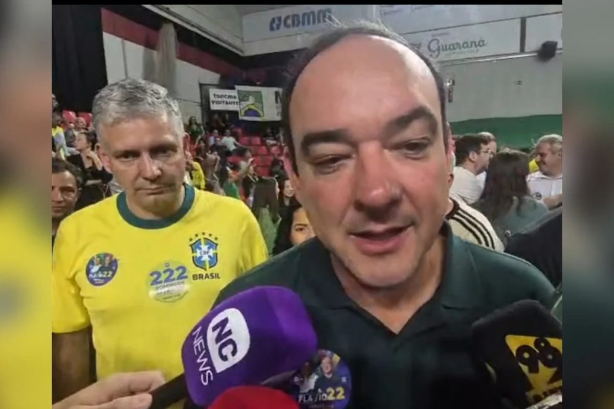 Flávio Bolsonaro voltará a Minas ao menos cinco vezes até o 1º turno