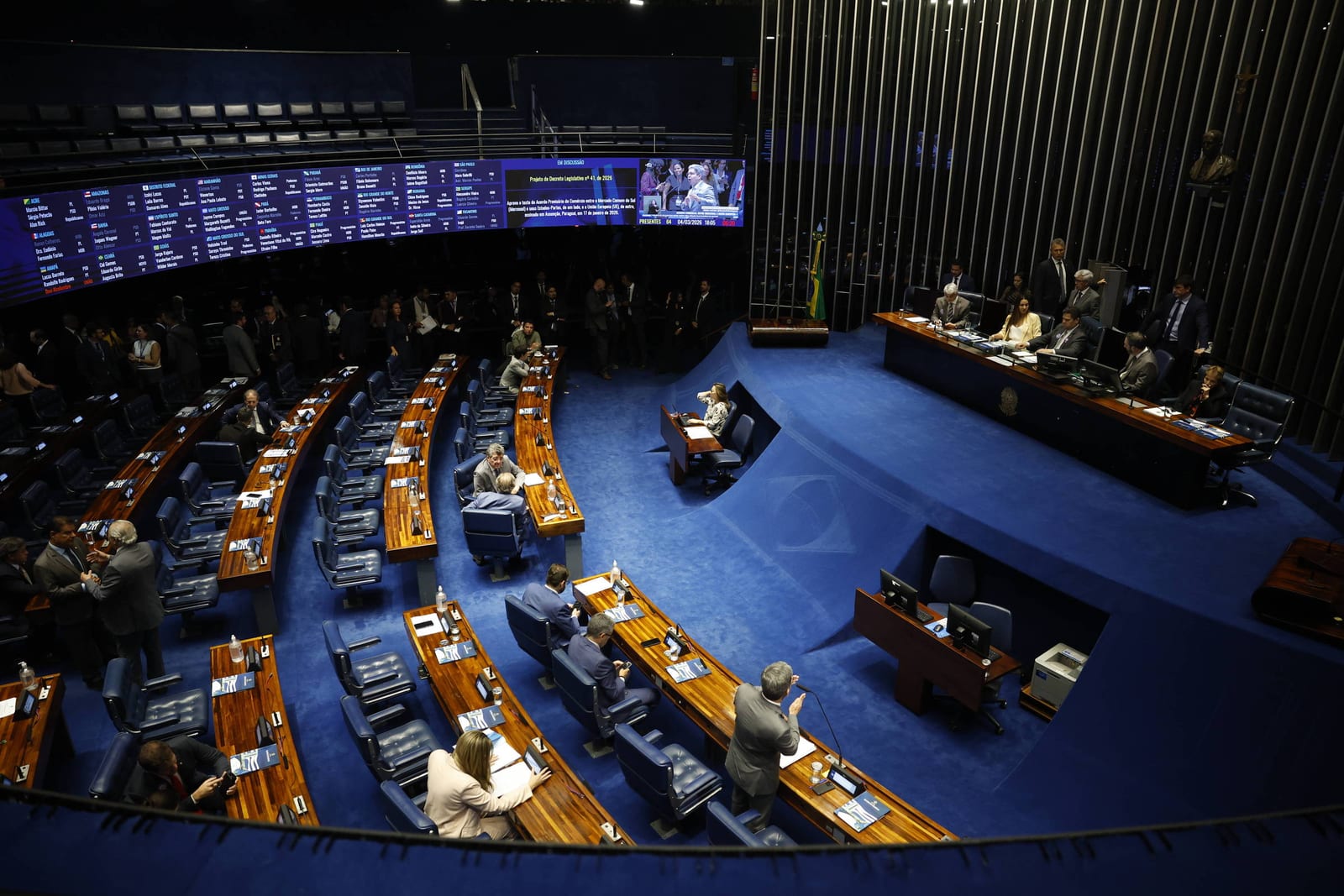PL e PT miram Senado, desafio é reduzir votos nulos e brancos