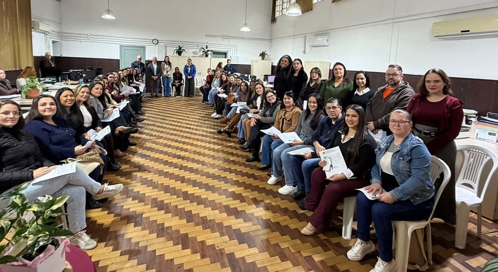 Prefeitura dá posse a 47 novos professores e monitores em Cachoeira do Sul