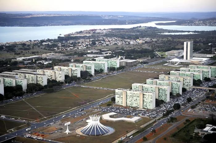 Proposta orçamentária prevê preenchimento de 53.530 vagas no setor público