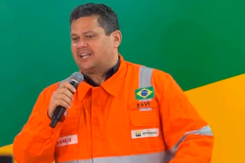 Davi participa de visita a navio-sonda após descoberta na Margem Equatorial