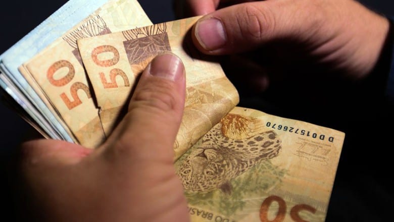 Desenrola Brasil 3.0 entra em vigor e autoriza compra de carteiras com desconto mínimo de 90%