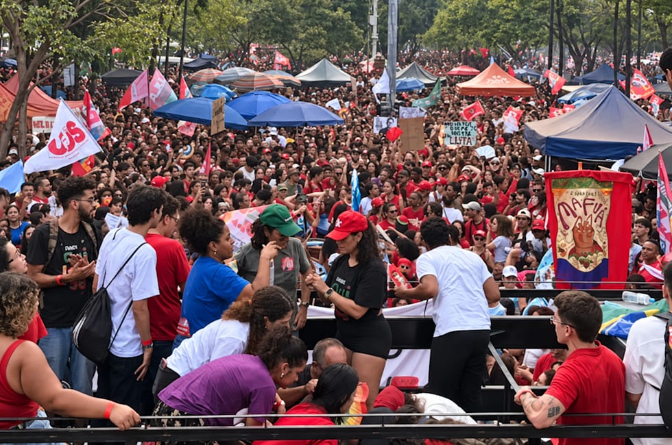 Boulos participa de ato em Goiânia e reforça mobilização de apoiadores de Lula no segundo turno