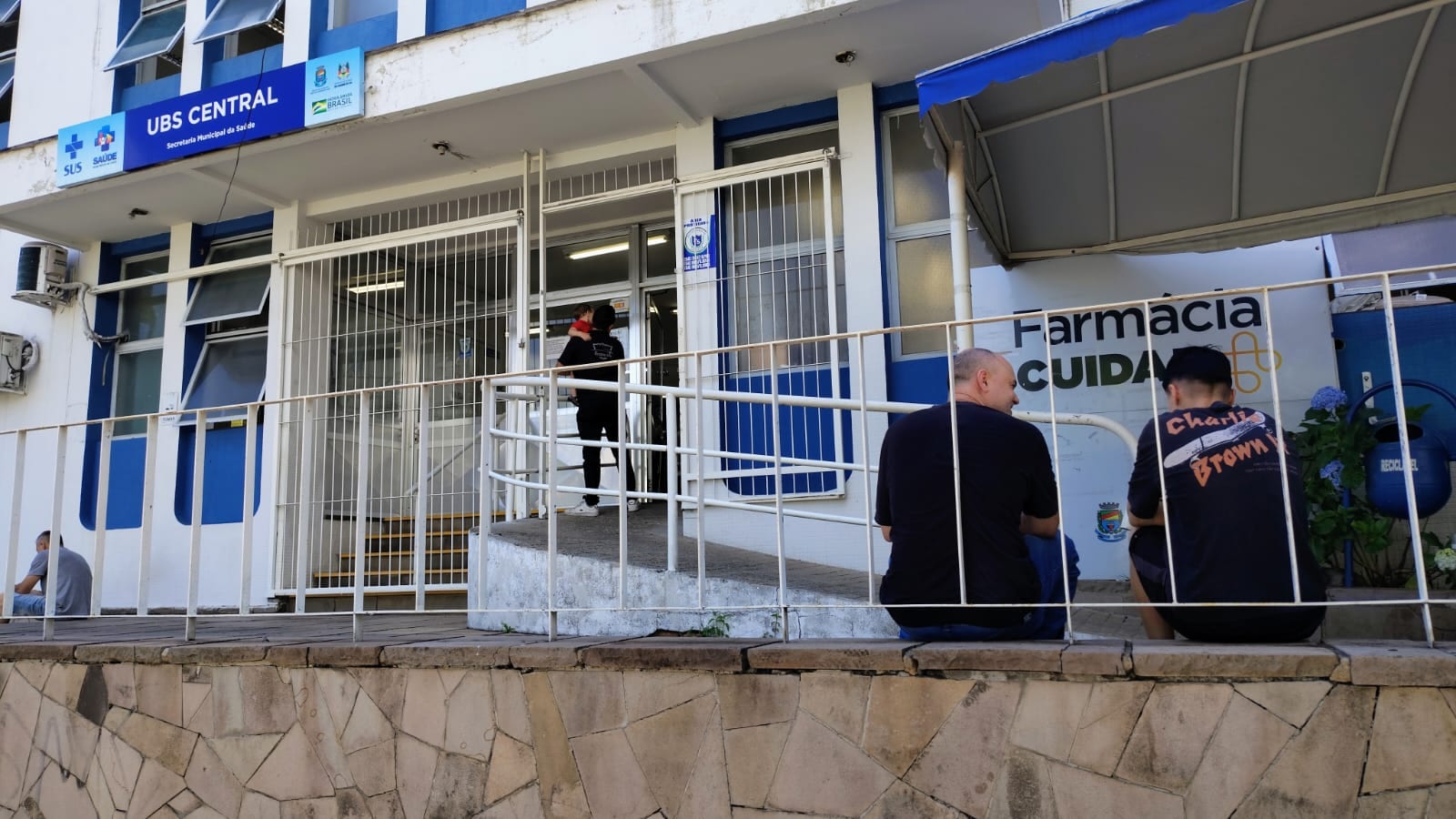 Usuária relata problemas no atendimento da Unidade Central de Saúde de Bento Gonçalves; Prefeitura anuncia mudanças