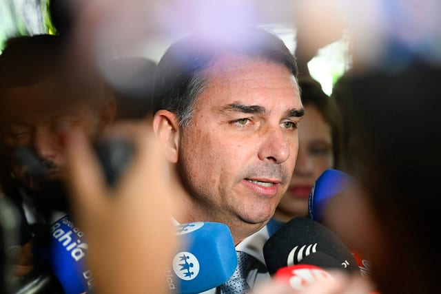 Flávio Bolsonaro vem a Goiânia para receber apoio de Caiado e Daniel Vilela
