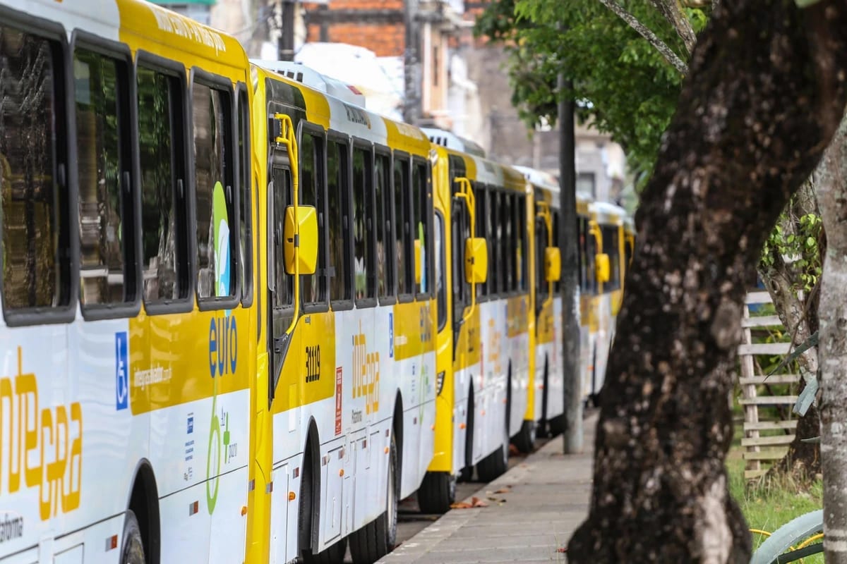 Linha de ônibus entre Ribeira e Alto do Cabrito volta a circular aos fins de semana em Salvador