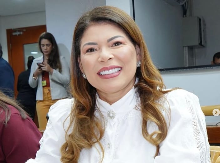 Ex-secretária Adriana Aguiar é cotada para Educação no governo Vicentinho Júnior