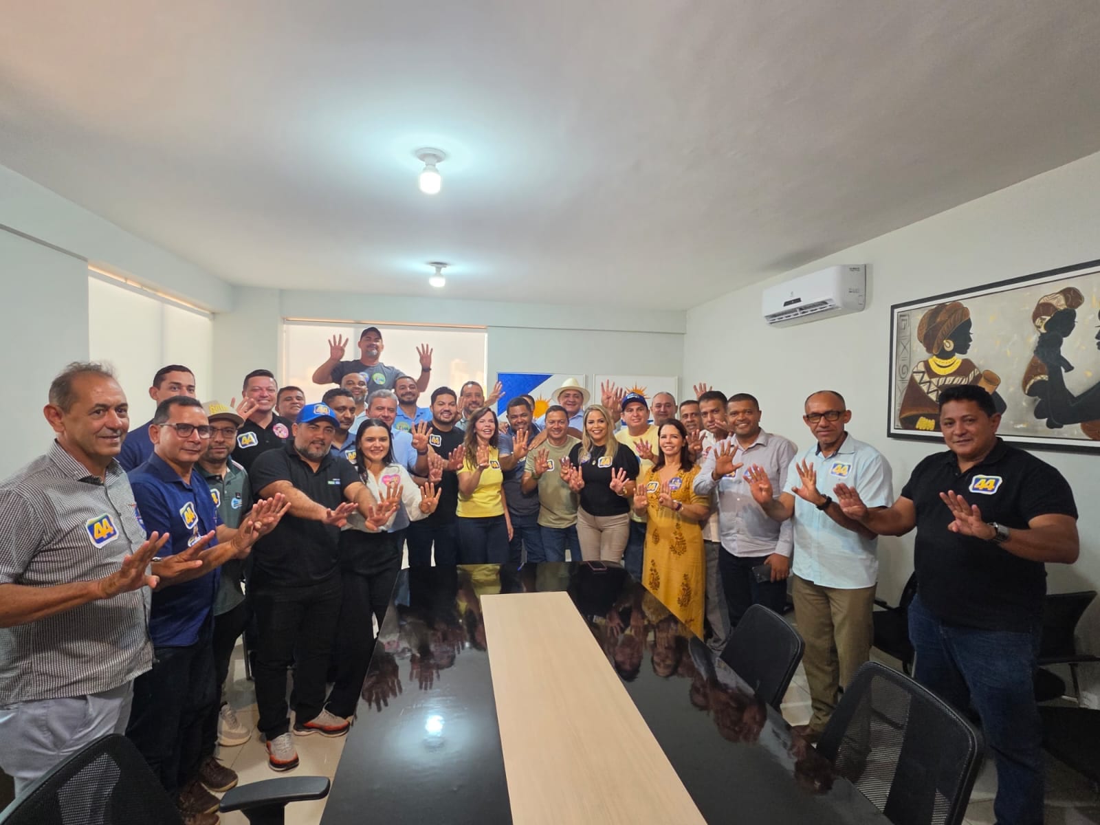 Dorinha e Atos reúnem vereadores em Palmas para reta final da campanha