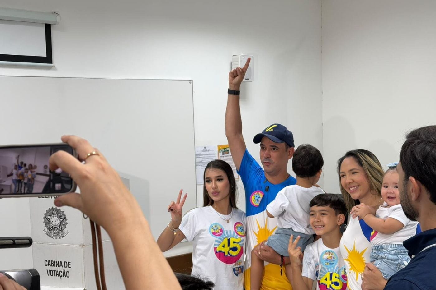 Vicentinho Alves é eleito governador do Tocantins