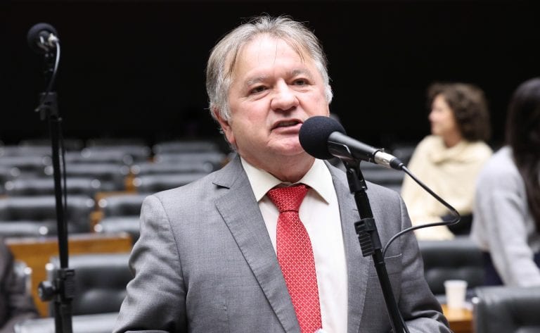 Câmara aprova placas obrigatórias em obras públicas