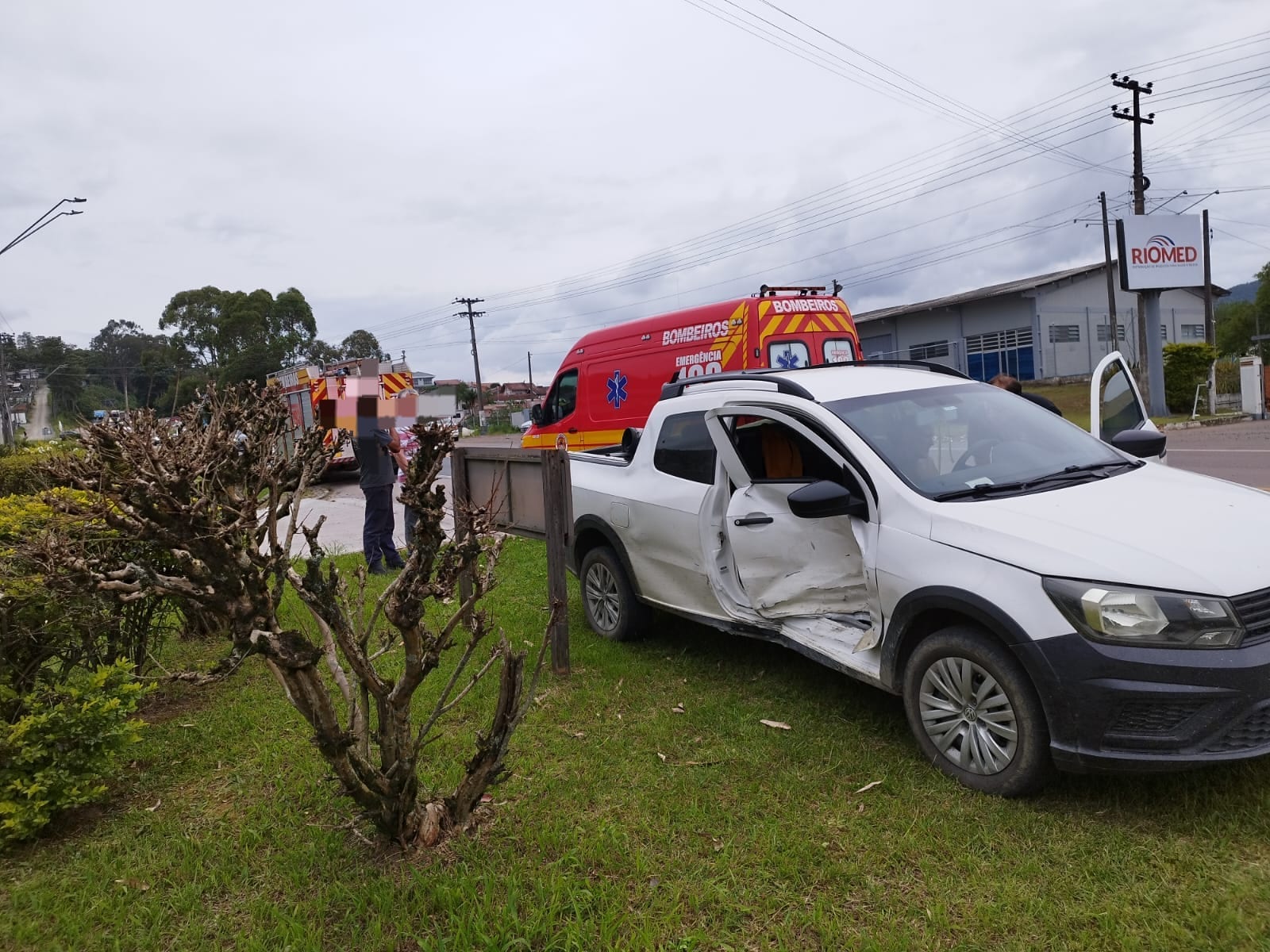 Colisão entre dois carros na BR-470 deixa duas pessoas feridas em Rio do Sul