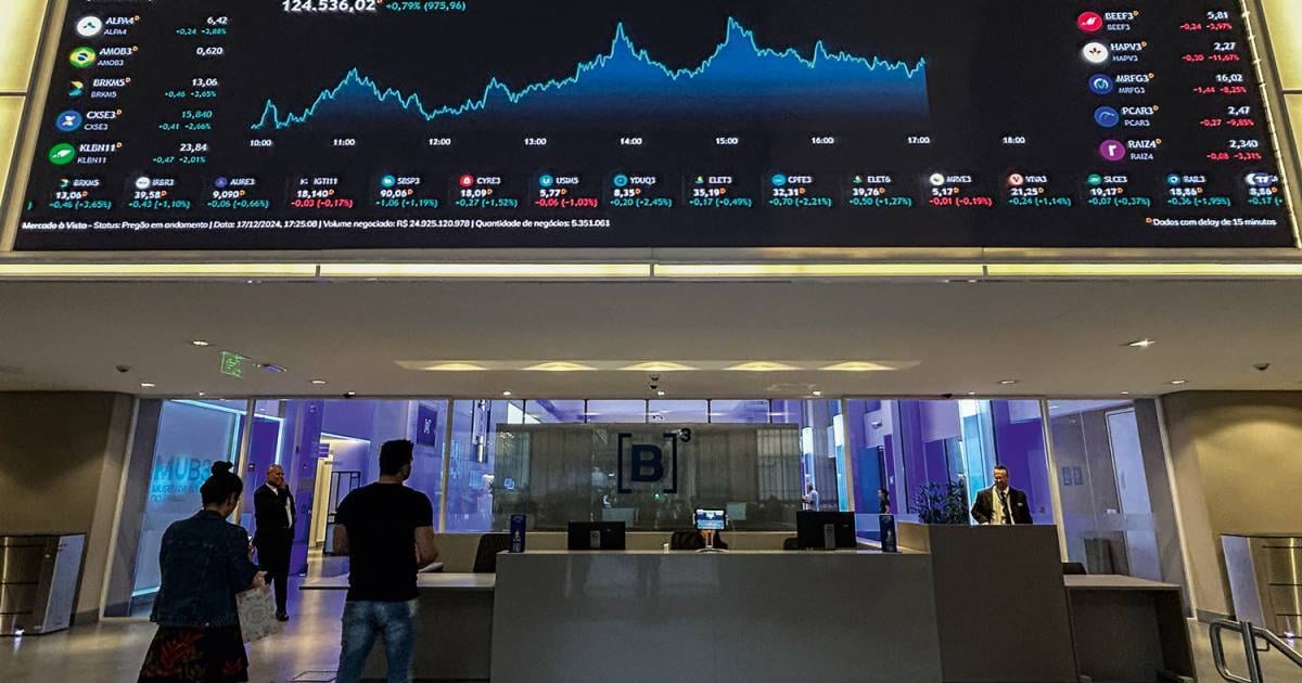 Ibovespa supera os 209 mil pontos nesta sexta-feira; dólar fica em menos de R$ 5