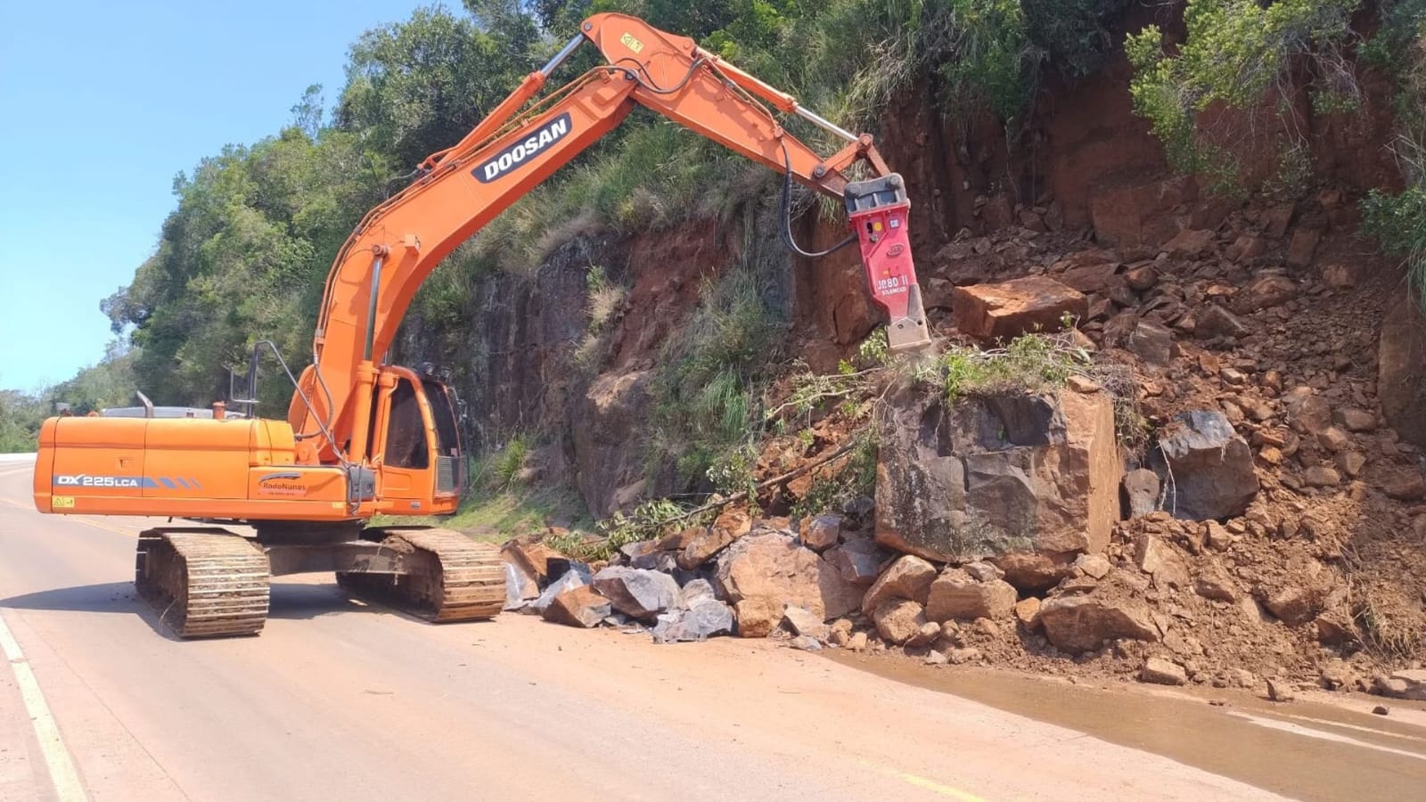 PRF mantém interdição total da Serra da Rocinha na BR-285 em Timbé do Sul