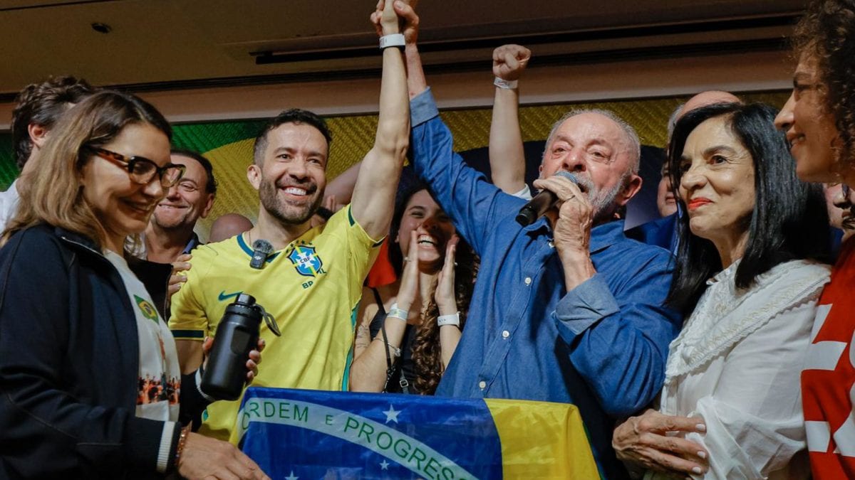 Lula revela ‘grande lição’ do 2° turno e promete mandato mais conectado com eleitor: ‘Já ganhei um celular’