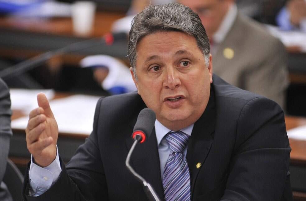 Tribunal Superior Eleitoral decide anular votos de Garotinho e dá vitória para Douglas Ruas na eleição ao governo do Rio