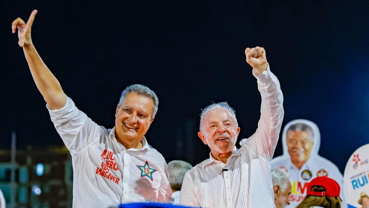 Lula chama baianos de “povo superior” em ato em Salvador