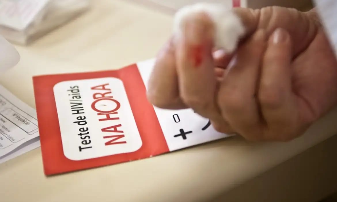 Eleições presidenciais 2026: o que está em jogo para quem vive com HIV e aids?