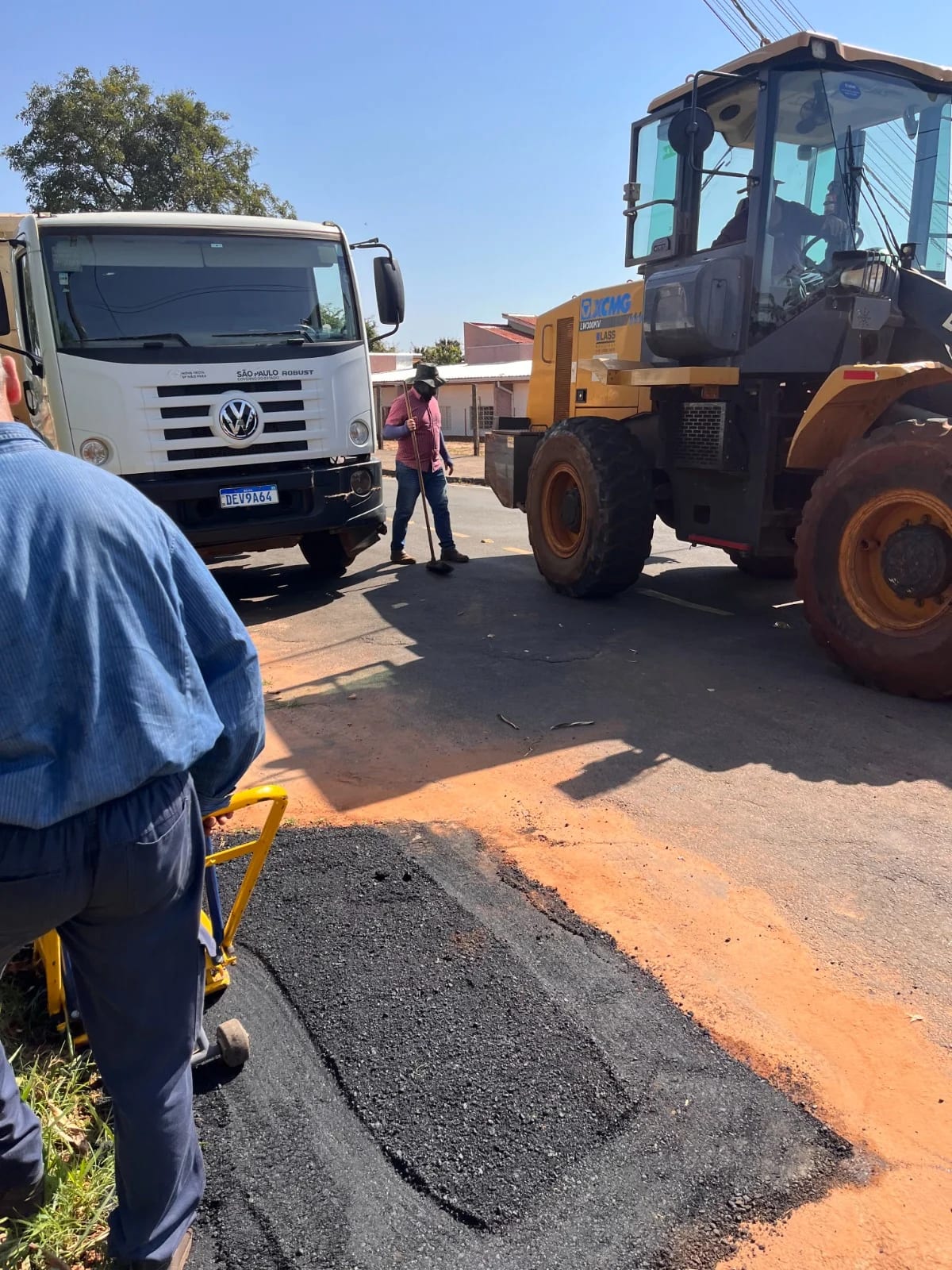 Prefeitura inicia Operação Tapa-Buracos no Bairro Universitário, em Engenheiro Coelho