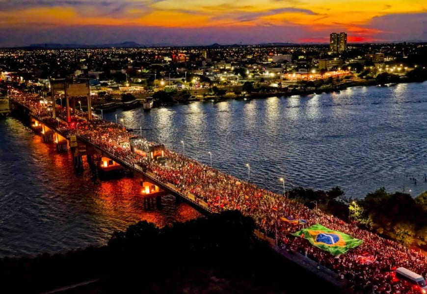 Lula convoca "exército da democracia" em ato na Ponte Presidente Dutra