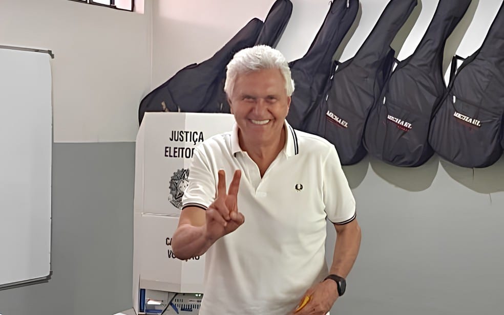 Nova Crixás (GO): Caiado vota e apoia Flávio Bolsonaro; entenda
