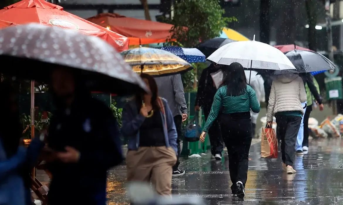 Domingo de eleição tem previsão de temporais e alerta laranja em Barueri