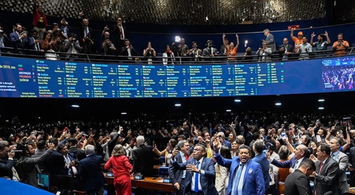 Extinção da escala 6x1 impõe nova realidade para empresas, prefeituras e pressão pela legislação complementar para o Con