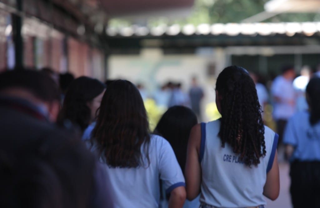 MEC discute evasão e desigualdades educacionais no PodMEC