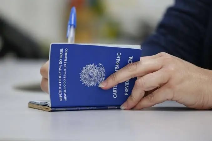 Brasil cria 58,5 mil empregos formais em julho, pior resultado para o mês desde 2020