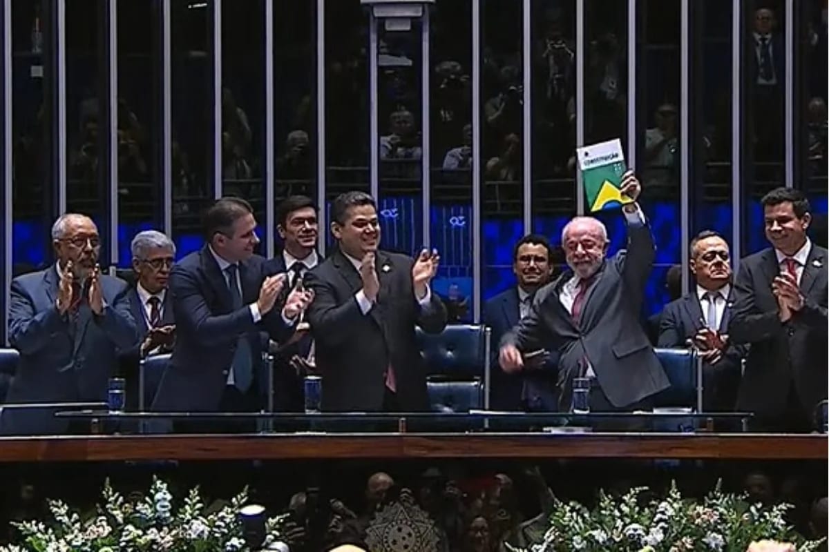 Alcolumbre celebra promulgação da PEC da 6x1: "Cumpri a minha palavra"