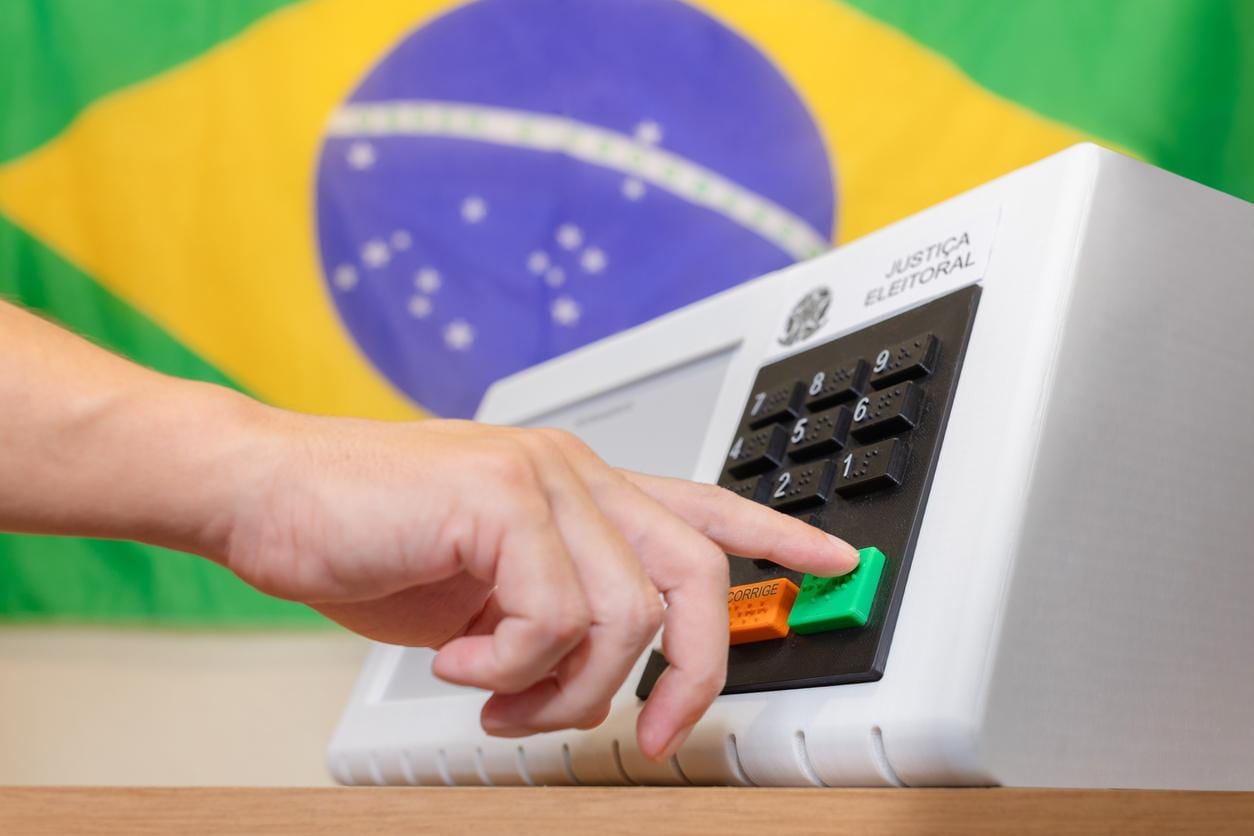 Flávio Bolsonaro é o mais votado em Nova Pádua, com 90,56% dos votos válidos