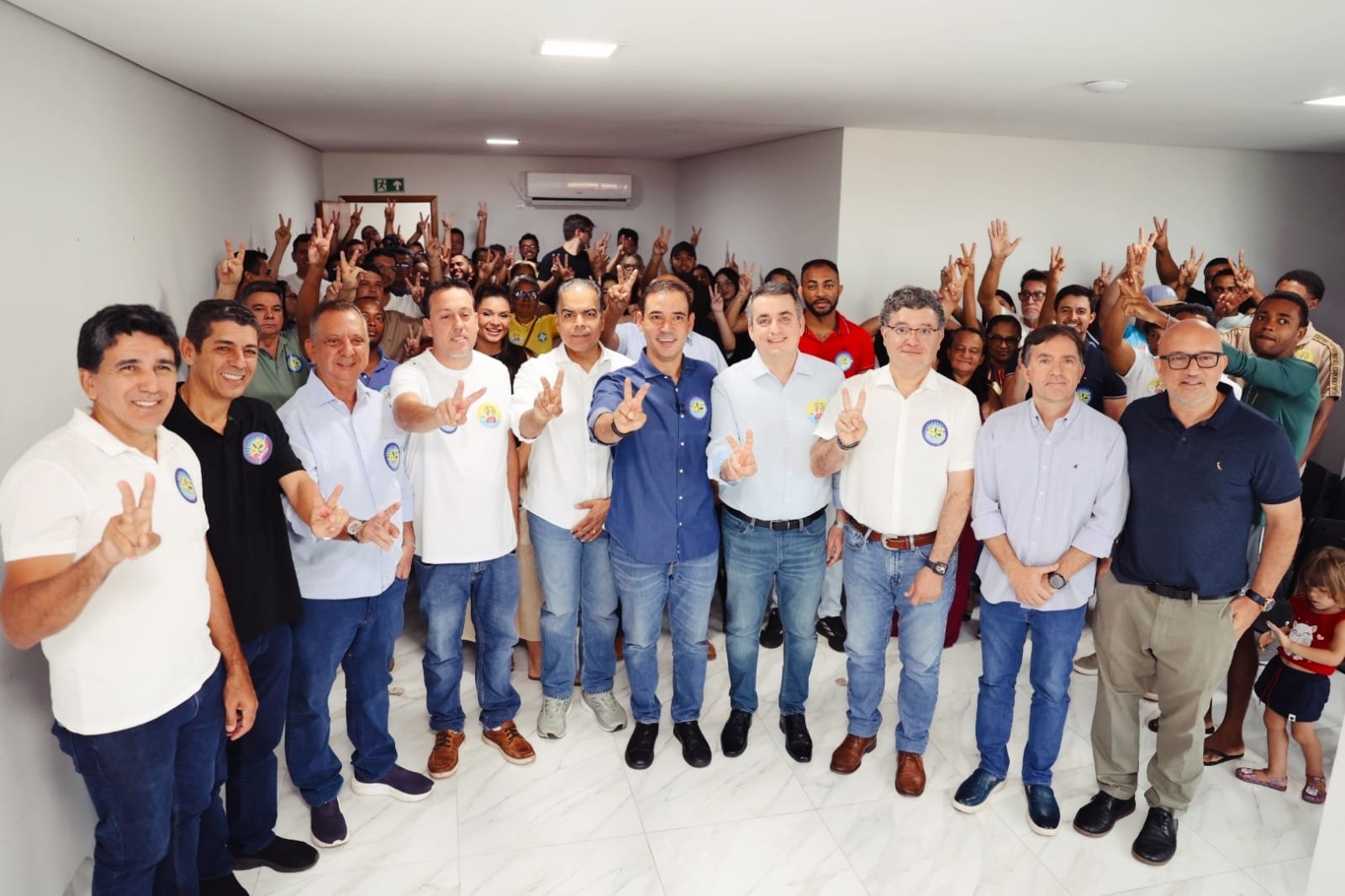 Conselho e sindicato dos médicos e dos hospitais se somam à sequência de adesões a Vicentinho no segundo turno