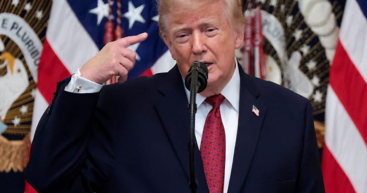 Aprovação de Trump atinge nível recorde de baixa; hispânicos estão descontentes com os republicanos, diz Reuters/Ipsos