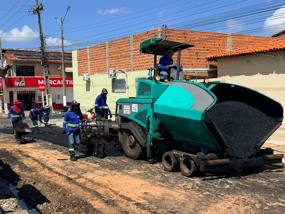 Piripiri inicia asfaltamento da Rua Padre Domingos nesta terça (11)
