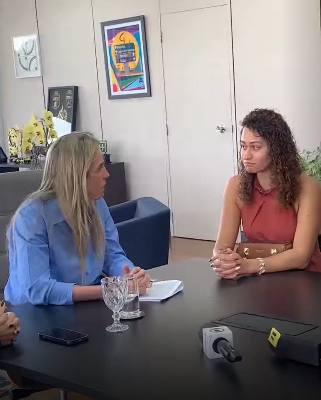 Celina Leão recebe Emiliane Tamara e oferece apoio social no DF
