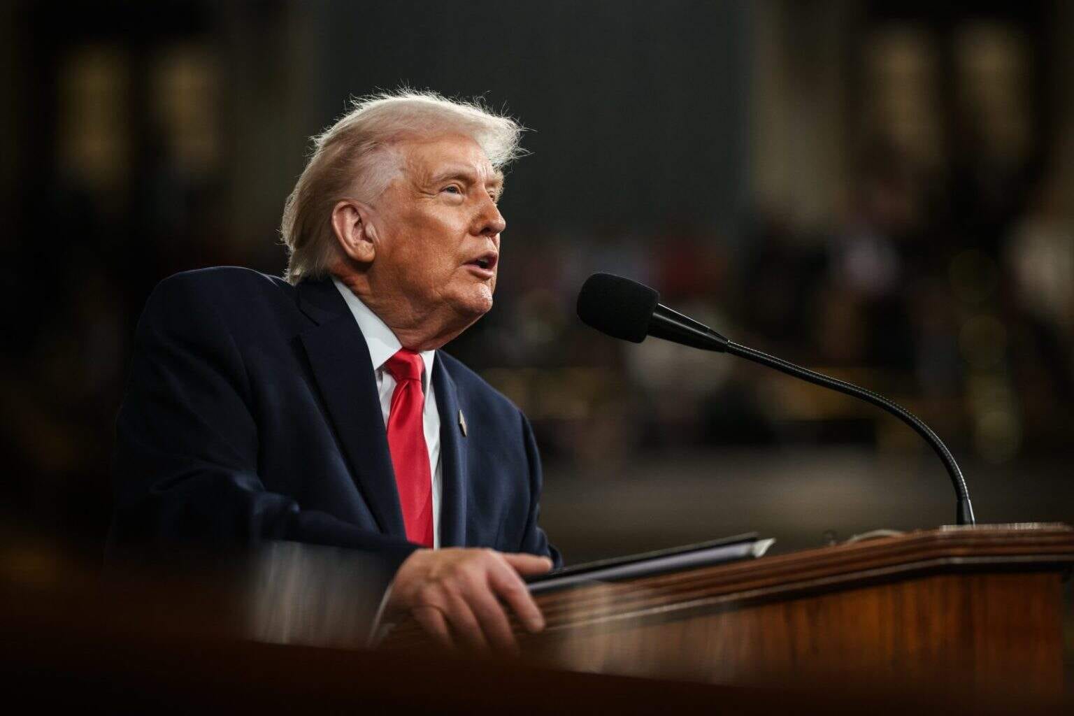 Presidente dos Estados Unidos anuncia exploração de petróleo e gás na Groenlândia