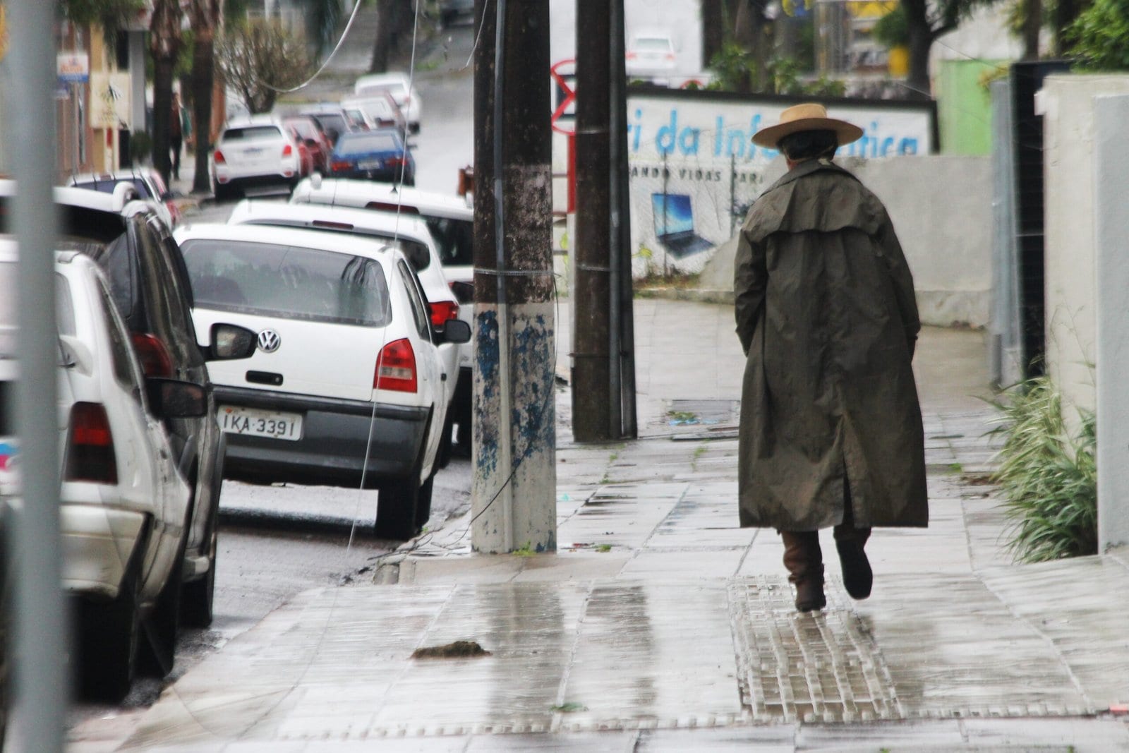 Santiago decreta situação de emergência após temporal: cerca de 4 mil casas danificadas