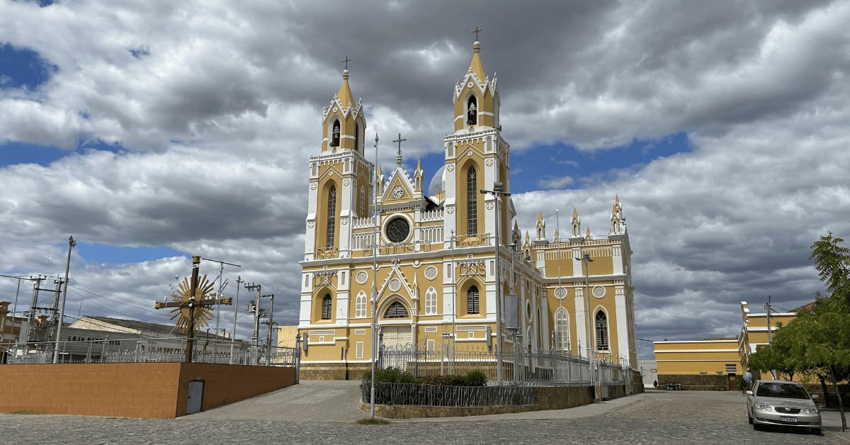 Basílica de Canindé recebe reconhecimento oficial como bem cultural e religioso do Ceará