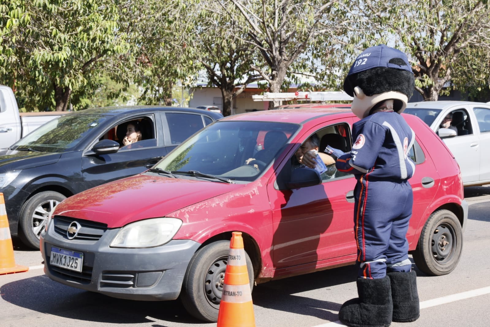 Samu orienta condutores sobre como abrir passagem para ambulâncias