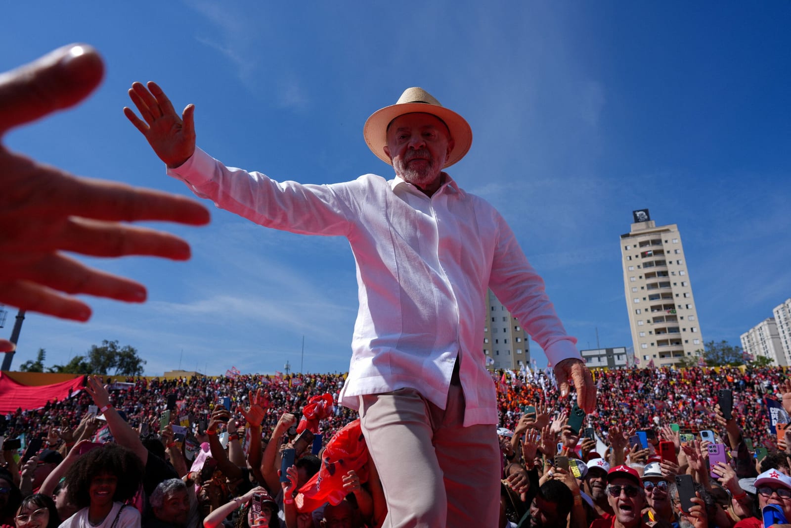 Ato pró-Lula no Largo da Batata, em SP, reúne Haddad e Tebet a 12 dias do segundo turno